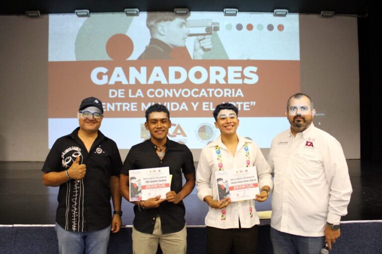 Entrega de Premios Entre Mi Vida y El Arte