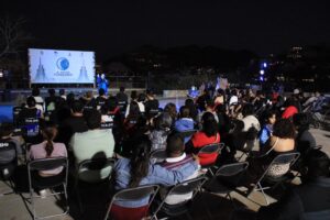 ¡La magia de la luna llena iluminó el arte!