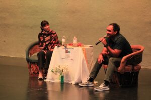 Algunos momentos de lo que se vivió en la presentación de libro “La lengua que sigo siendo” de Keith Ross Guillins