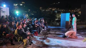 Así se vivió la presentación de la obra de teatro “La Otra Guerra” por la compañía Bajabundos Teatro